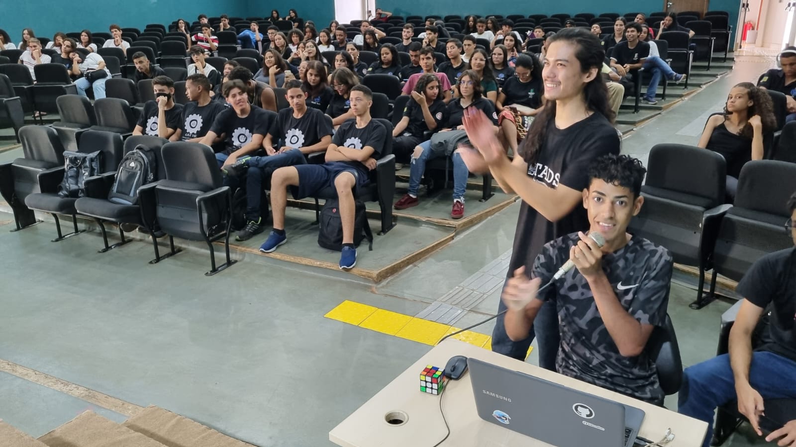 Comunidade e estudantes do IF participam do Hackathon